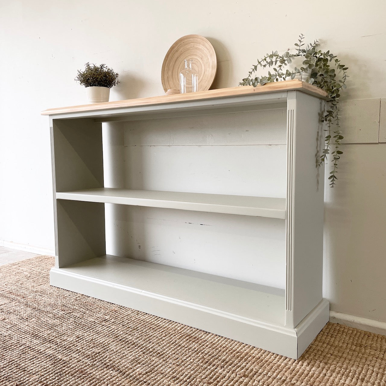 Country Farmhouse Bookshelf