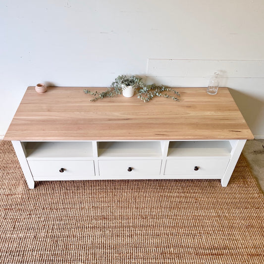 Hamptons Style Entertainment Unit