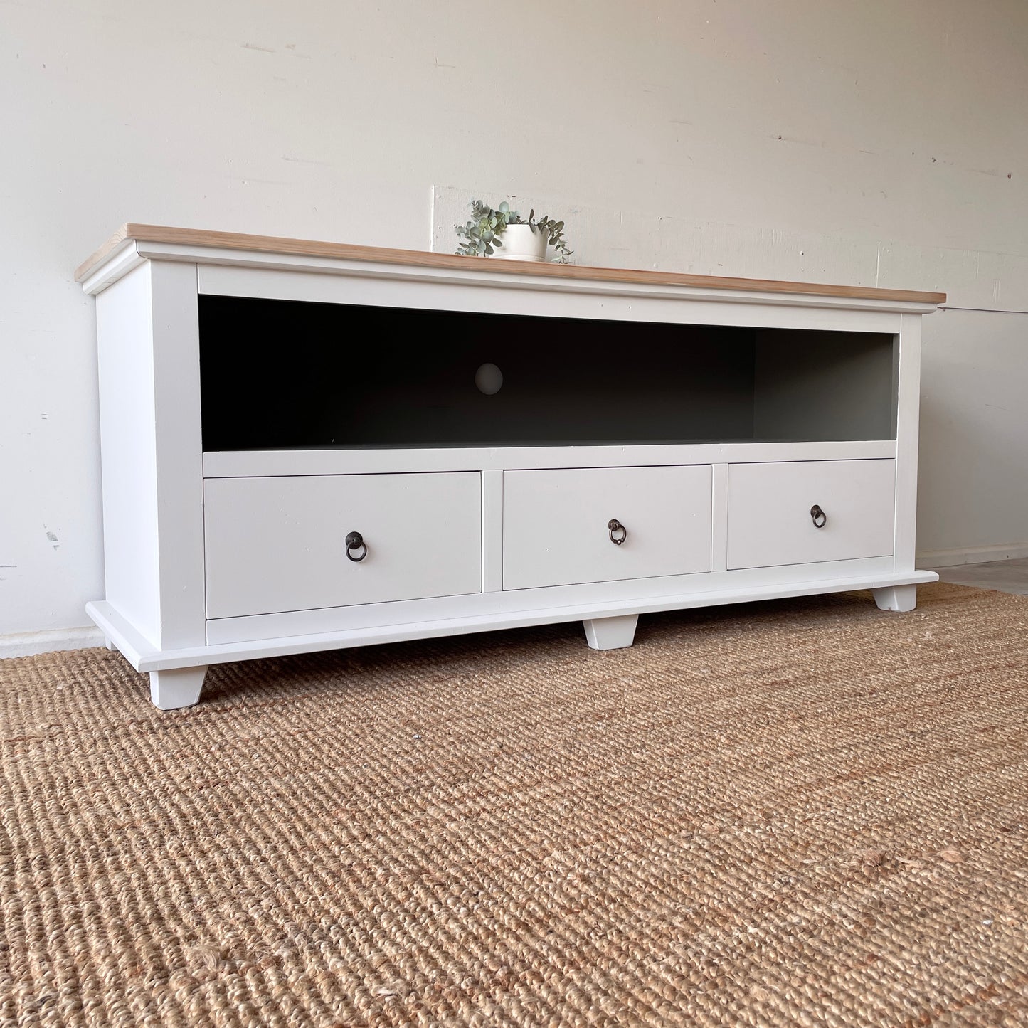 Hamptons Style Entertainment Unit