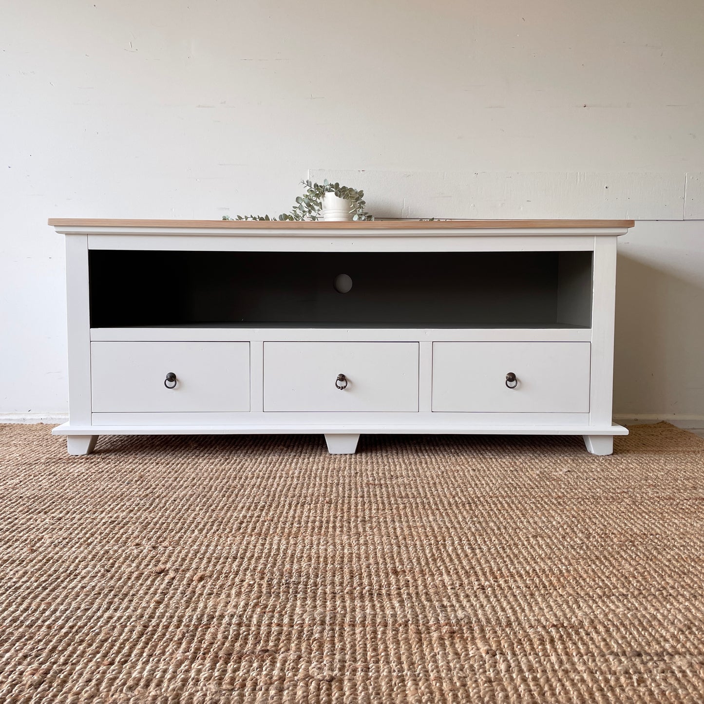 Hamptons Style Entertainment Unit