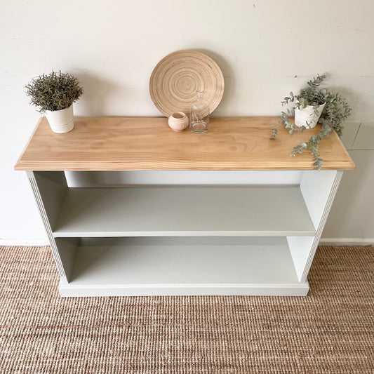 Country Farmhouse Bookshelf