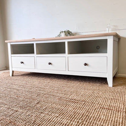 Hamptons Style Entertainment Unit