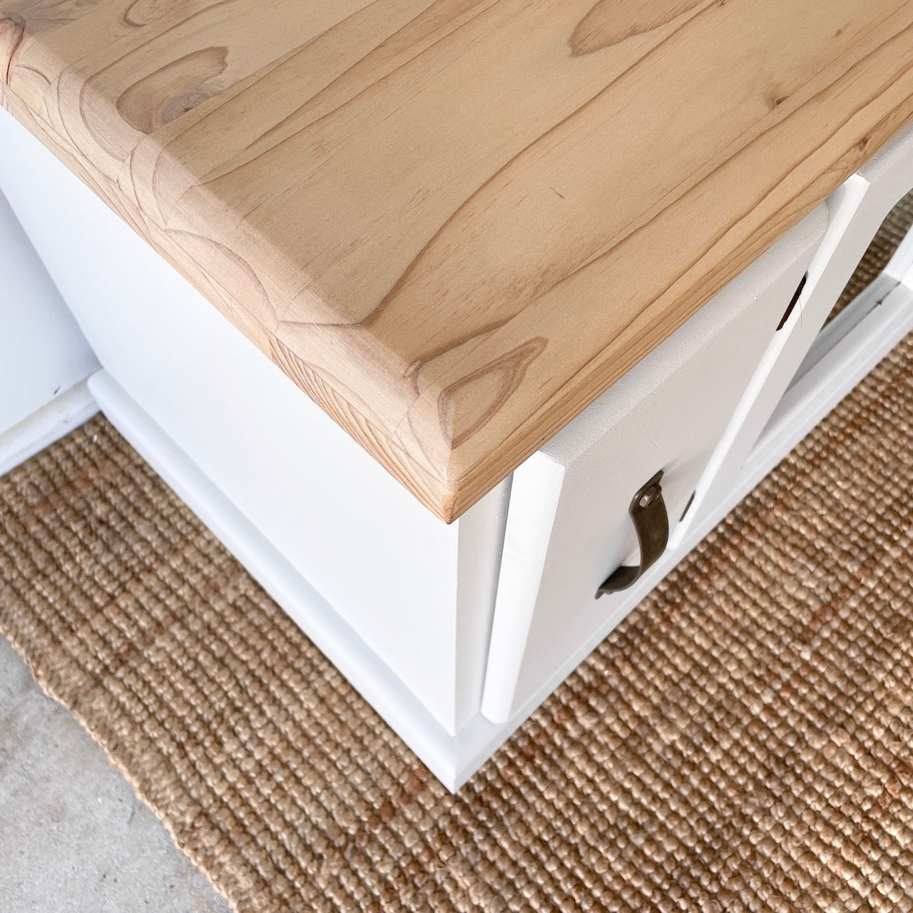 Hamptons Country Entertainment Unit