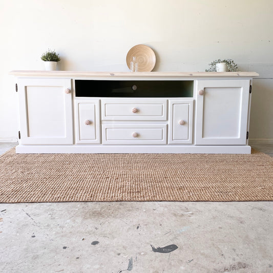 Hamptons Style Country Entertainment Unit