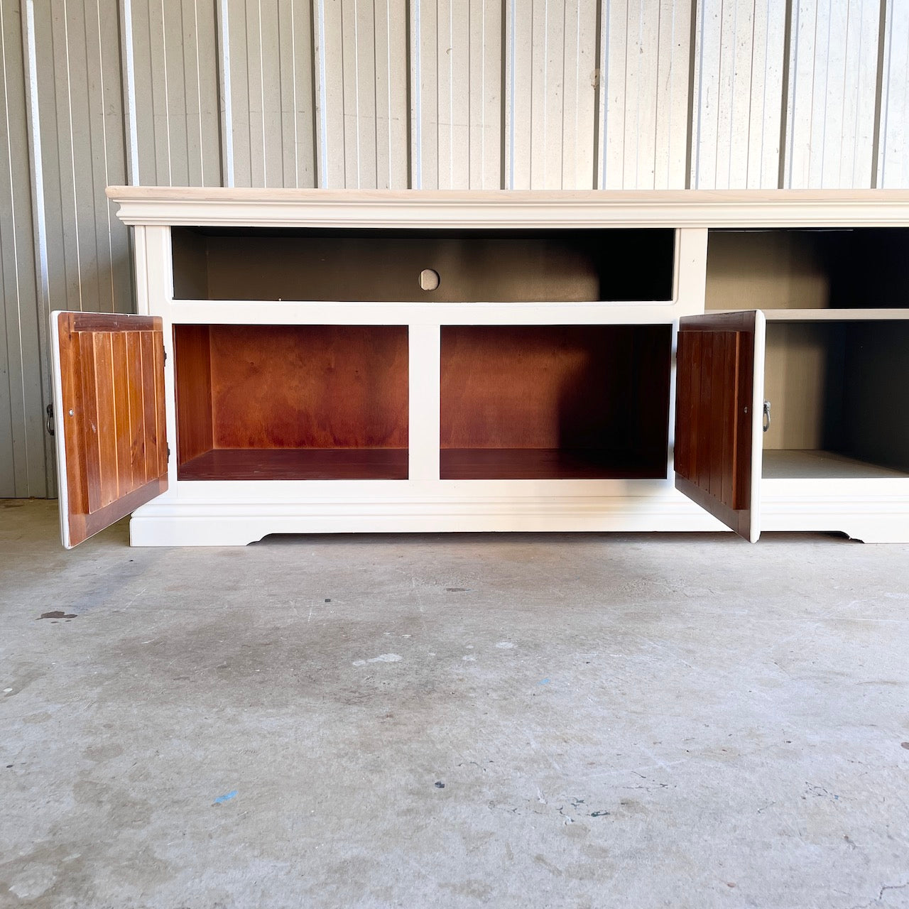 Hamptons Style Entertainment Unit