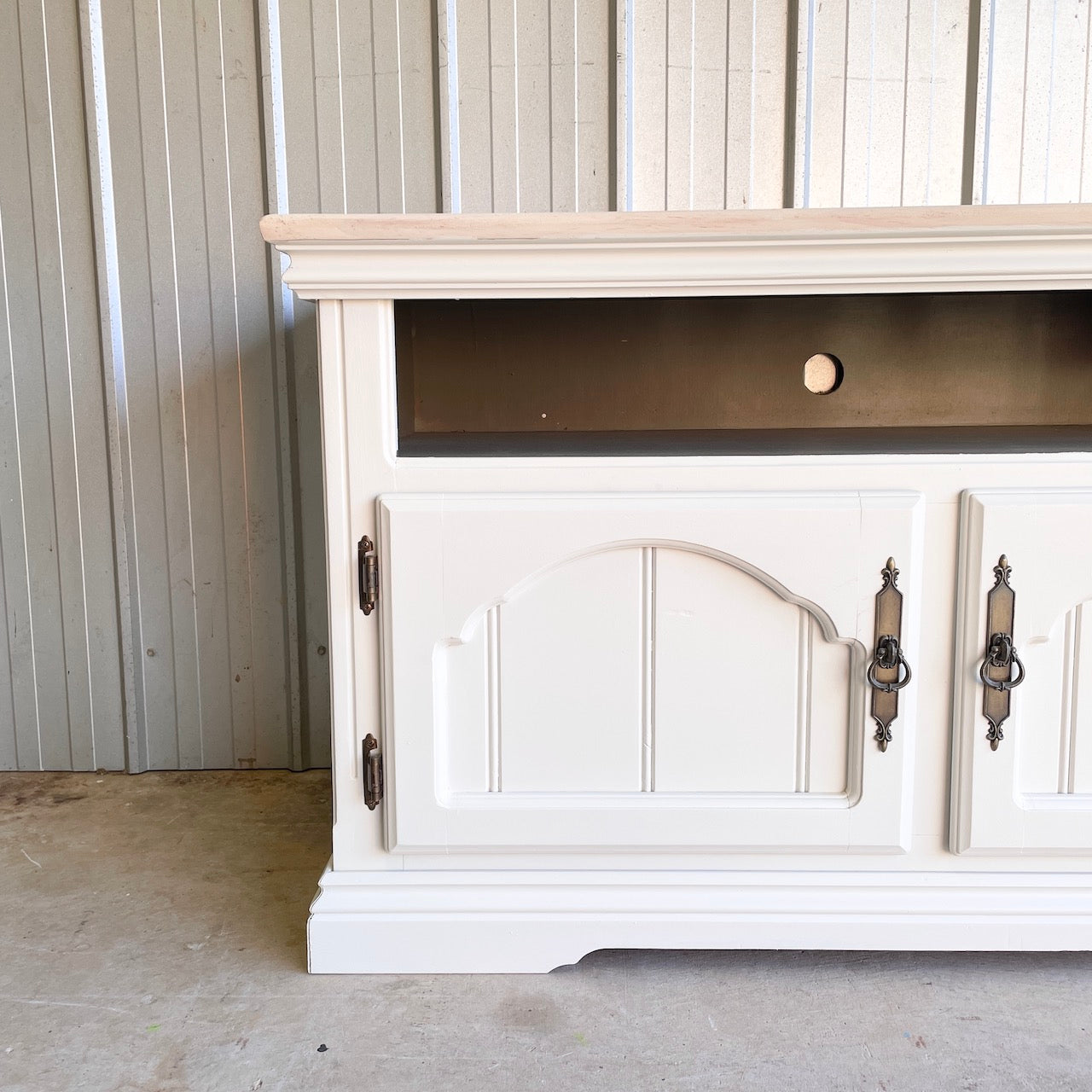 Hamptons Style Entertainment Unit